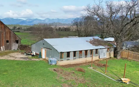 17275 Water Gap Road Williams OR 97544