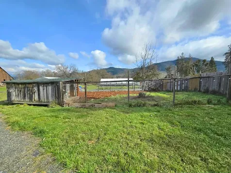 17275 Water Gap Road Williams OR 97544