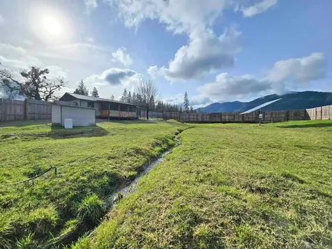 17275 Water Gap Road Williams OR 97544
