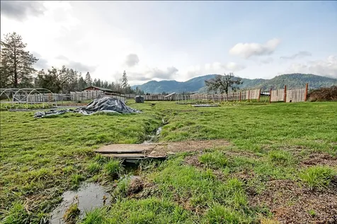 17275 Water Gap Road Williams OR 97544