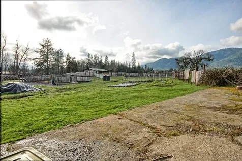 17275 Water Gap Road Williams OR 97544
