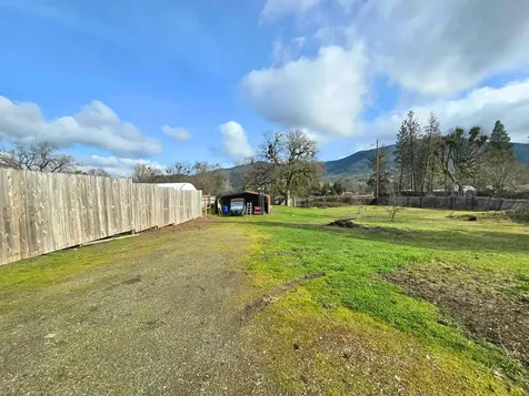 17275 Water Gap Road Williams OR 97544