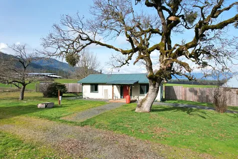 17275 Water Gap Road Williams OR 97544