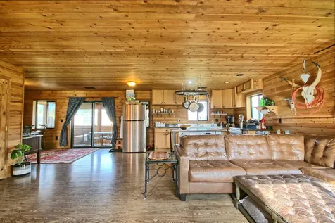 17275 Water Gap Road Williams OR 97544