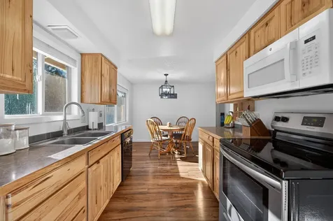 2412 SW Wickiup Avenue Redmond OR 97756