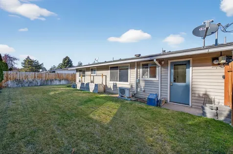 2412 SW Wickiup Avenue Redmond OR 97756