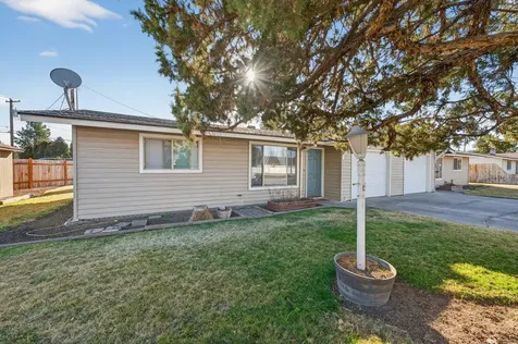 2412 SW Wickiup Avenue Redmond OR 97756