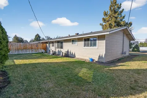 2412 SW Wickiup Avenue Redmond OR 97756