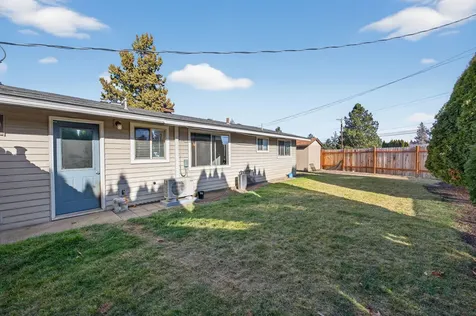 2412 SW Wickiup Avenue Redmond OR 97756