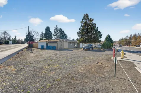 2412 SW Wickiup Avenue Redmond OR 97756