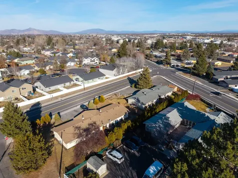 2412 SW Wickiup Avenue Redmond OR 97756