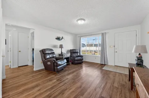 2412 SW Wickiup Avenue Redmond OR 97756