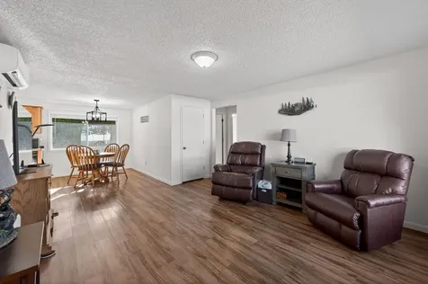 2412 SW Wickiup Avenue Redmond OR 97756