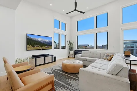 19170 Gateway Loop Bend OR 97702