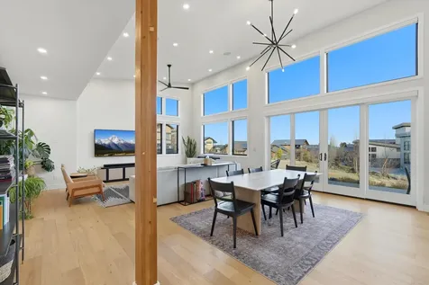 19170 Gateway Loop Bend OR 97702
