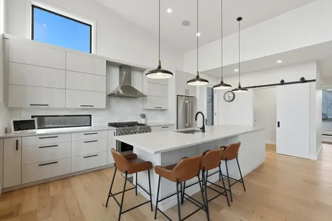 19170 Gateway Loop Bend OR 97702