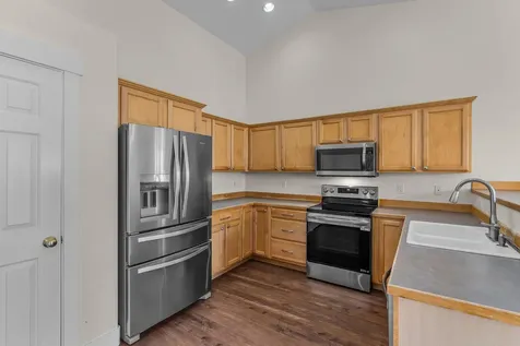 2237 SW Metolius Avenue Redmond OR 97756