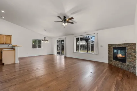 2237 SW Metolius Avenue Redmond OR 97756