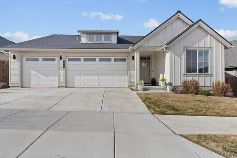 3843 NE Oakside Loop Bend OR 97701