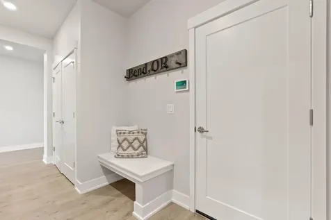 3843 NE Oakside Loop Bend OR 97701