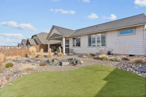 3843 NE Oakside Loop Bend OR 97701