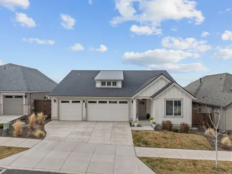 3843 NE Oakside Loop Bend OR 97701