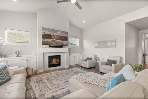 3843 NE Oakside Loop Bend OR 97701