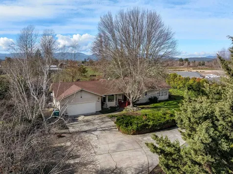 1462 Darneille Lane Grants Pass OR 97527