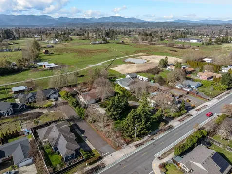 1462 Darneille Lane Grants Pass OR 97527