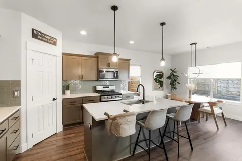 20608 Rolen Avenue Bend OR 97702