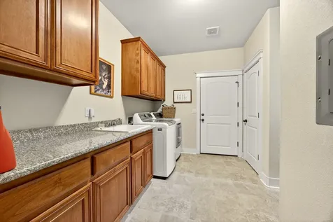 16 Portabello Way Eagle Point OR 97524