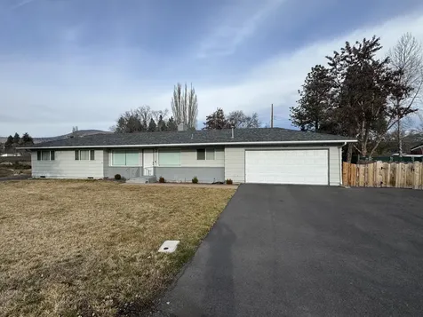 3267 Hope Street Klamath Falls OR 97603