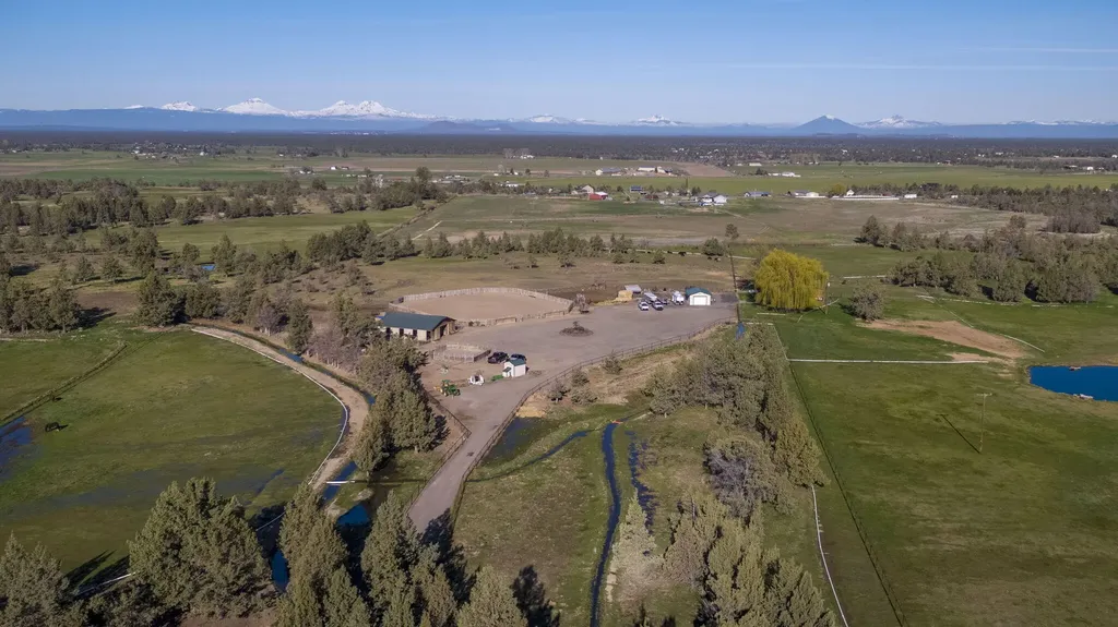 2441 SW Minson Road Powell Butte OR 97753