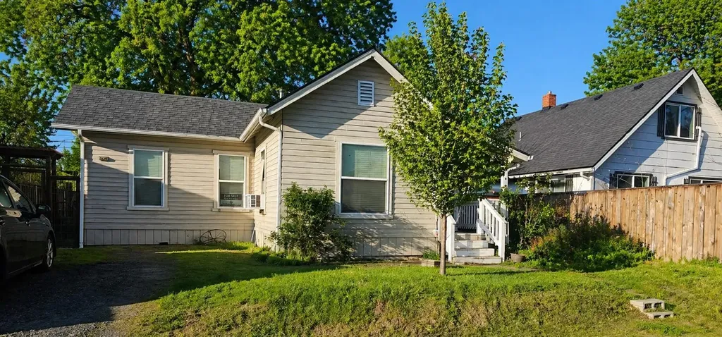 704 SW K Street Grants Pass OR 97526