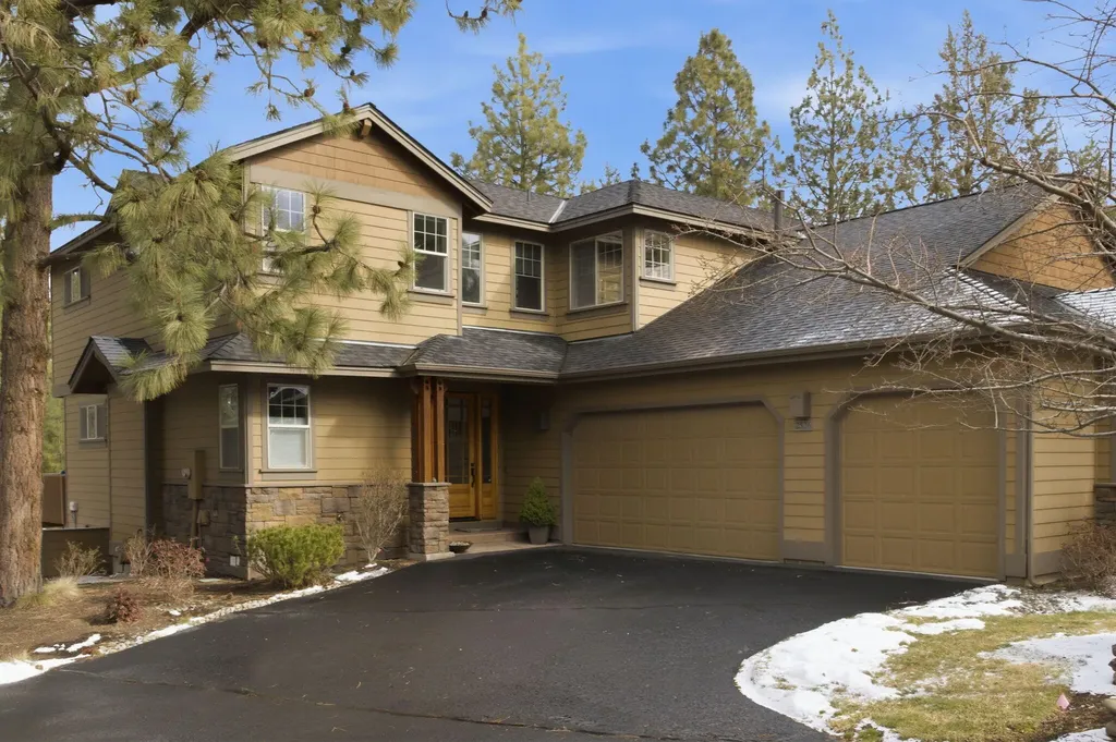 2526 NW Locke Court Bend OR 97703