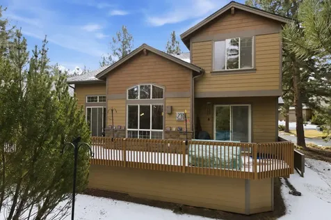 2526 NW Locke Court Bend OR 97703