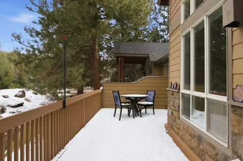 2526 NW Locke Court Bend OR 97703