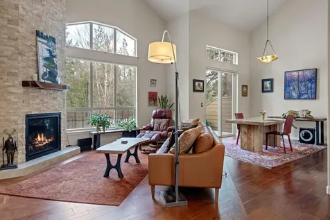 2526 NW Locke Court Bend OR 97703
