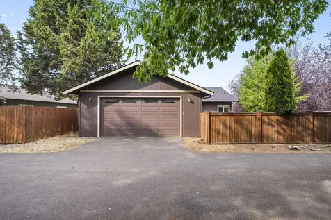 61210 Larkspur Loop Bend OR 97702