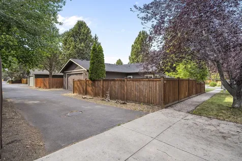 61210 Larkspur Loop Bend OR 97702