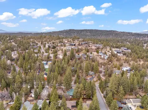 1817 SW Knoll Avenue Bend OR 97702