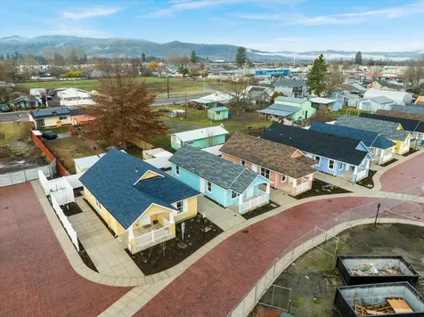198 New Spirit Way Medford OR 97501