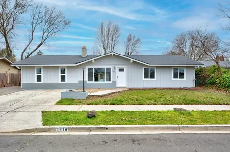 1418 Coquette Street Medford OR 97504