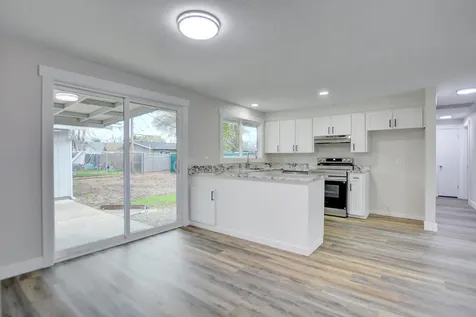 1418 Coquette Street Medford OR 97504