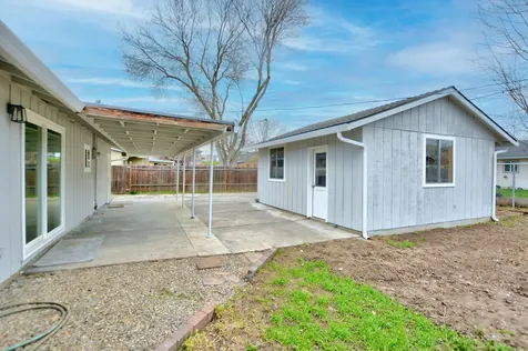 1418 Coquette Street Medford OR 97504