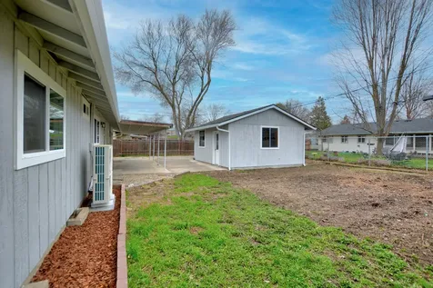1418 Coquette Street Medford OR 97504