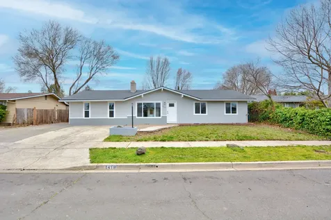 1418 Coquette Street Medford OR 97504