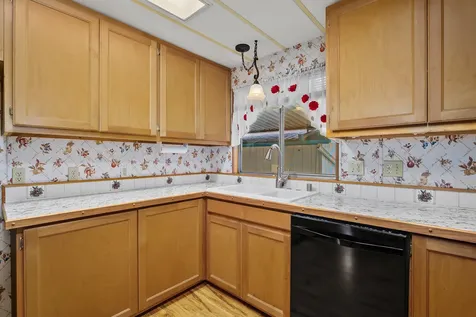 1077 Lee Roze Lane Grants Pass OR 97527