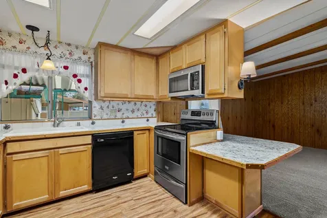 1077 Lee Roze Lane Grants Pass OR 97527
