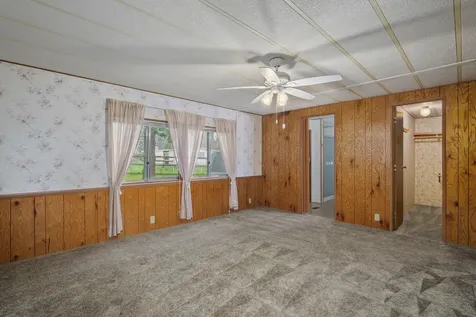 1077 Lee Roze Lane Grants Pass OR 97527